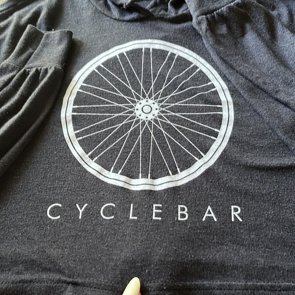 Cropped Grey sweatshirt - Picture 2 of 3